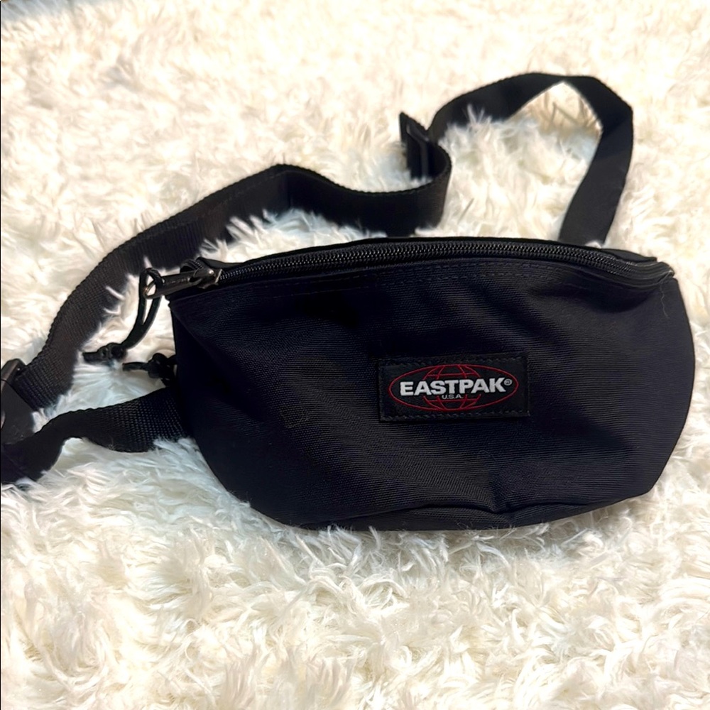 Eastpak Black Men's Belt Bag 9” NWOT